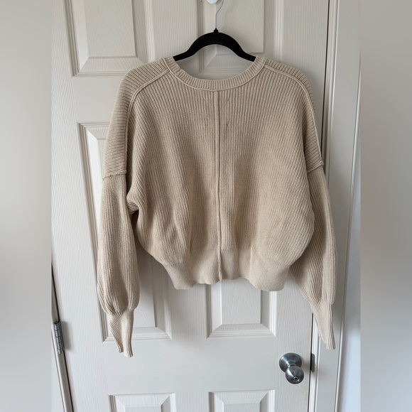 Small Beige Aerie Sweater - Picture 4 of 5